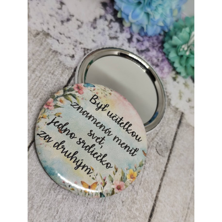 Zrkadielko - Byť učiteľkou znamená meniť svet, jedno srdiečko za druhým